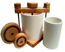 Cheese press for cheesemaking